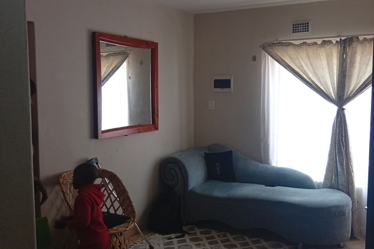Stunning 2-bedroom apartment in Jabulani, Soweto, perfect for modern living—don’t miss out! - Photo 3