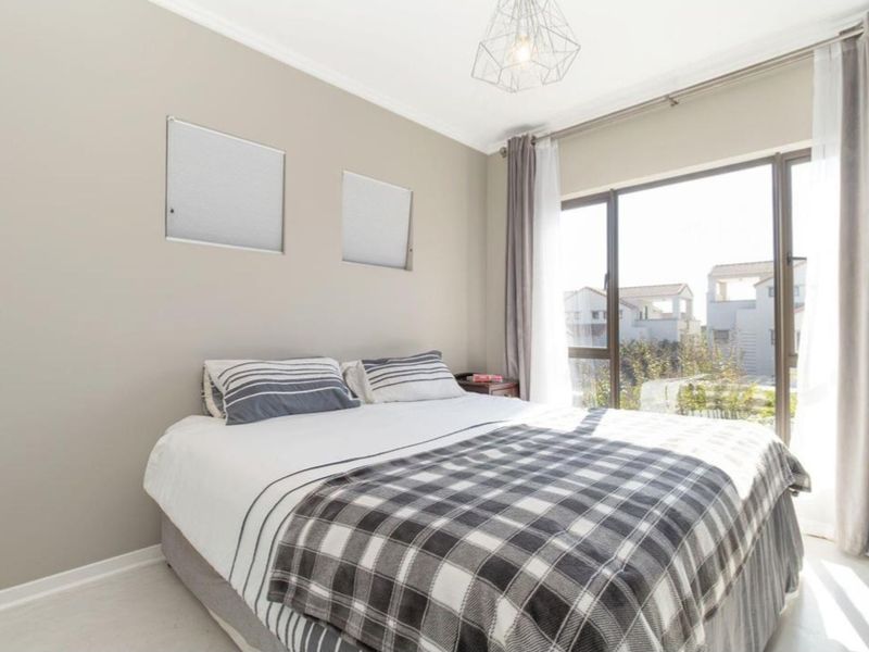 Modern Loft Living - 2Bedroom Apartment  In Douglasdale For Sale. - Photo 6