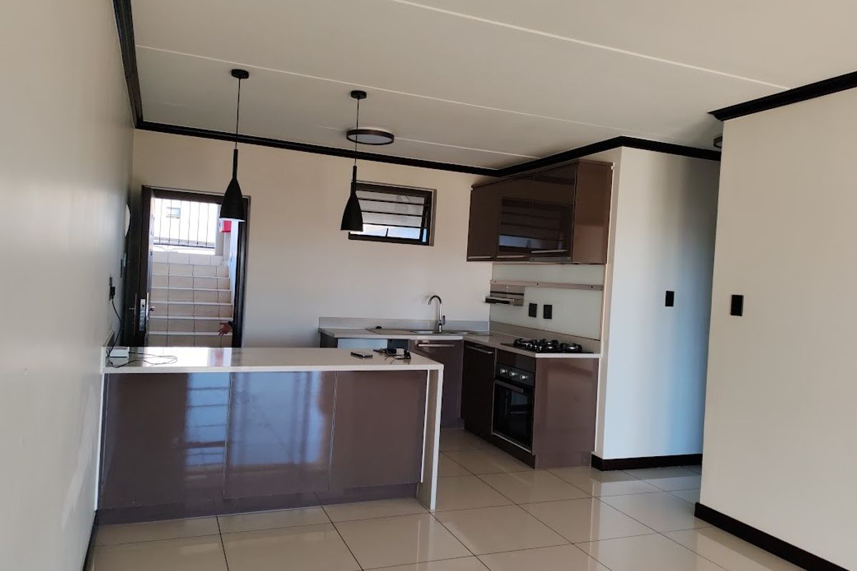 Stunning bedroom apartment in Blue Hills, Midrand—perfect for modern living and investment. - Photo 4