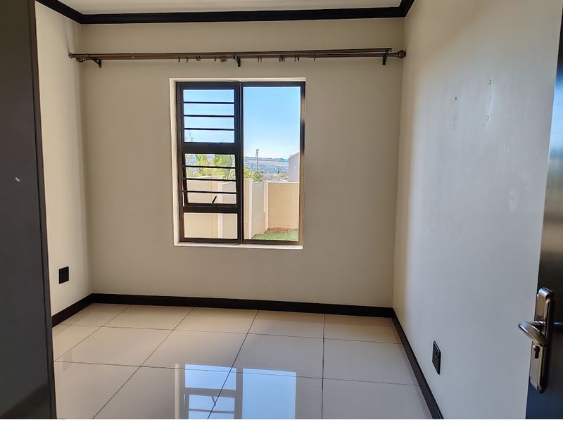 Stunning bedroom apartment in Blue Hills, Midrand—perfect for modern living and investment. - Photo 9