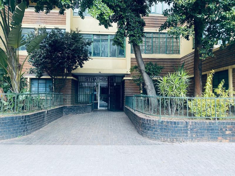 Modern Urban Living in Prime Location - Photo 1
