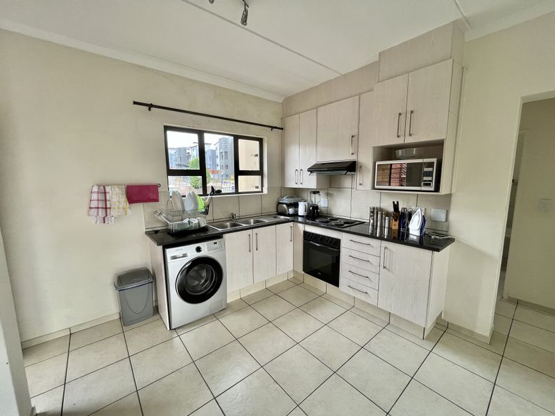 2 Bedroom 2 Bathroom Unit FOR SALE in Barbeque Downs - Photo 2