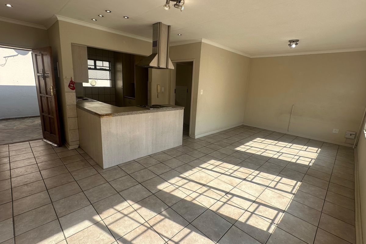 Your Ideal Lifestyle awaits you stones throw from Greenstone shopping Center, Edenvale! - Photo 2