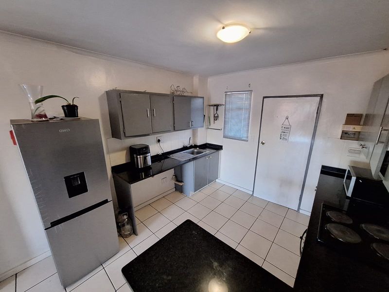 Gorgeous flat with a balcony and beautiful views to enjoy every day. - Photo 1