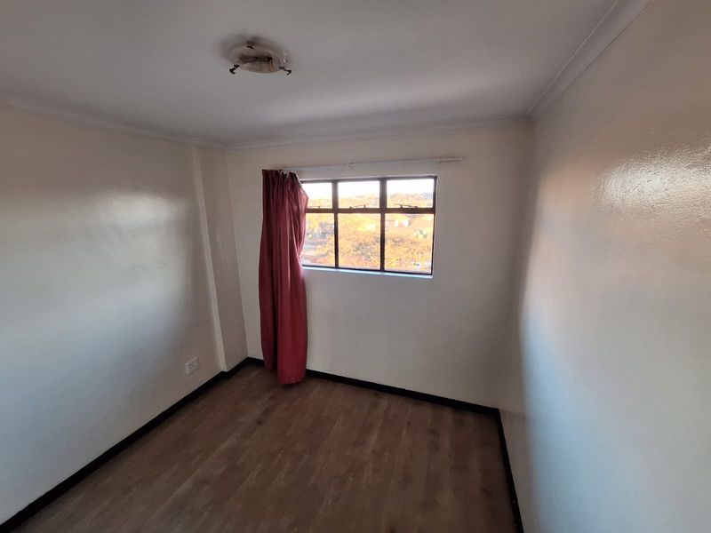 Gorgeous flat with a balcony and beautiful views to enjoy every day. - Photo 9