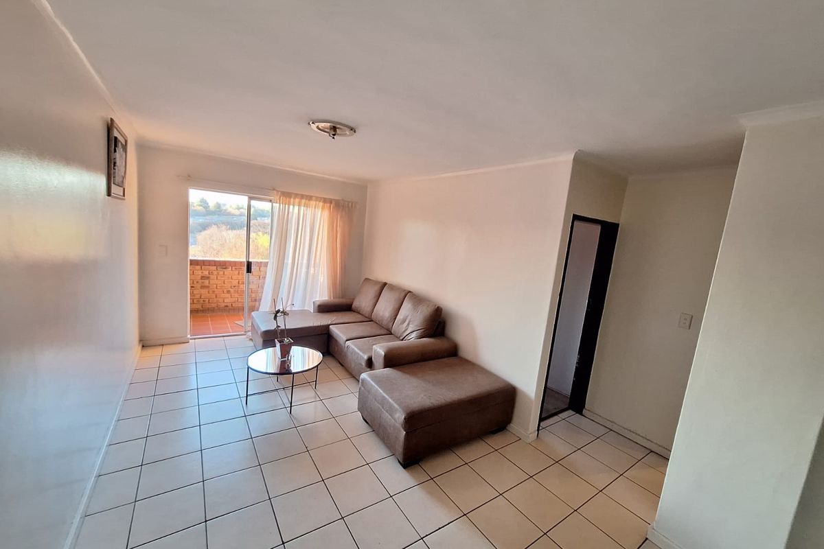 Gorgeous flat with a balcony and beautiful views to enjoy every day. - Photo 3