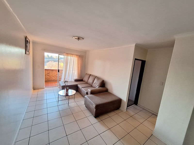 Gorgeous flat with a balcony and beautiful views to enjoy every day. - Photo 3