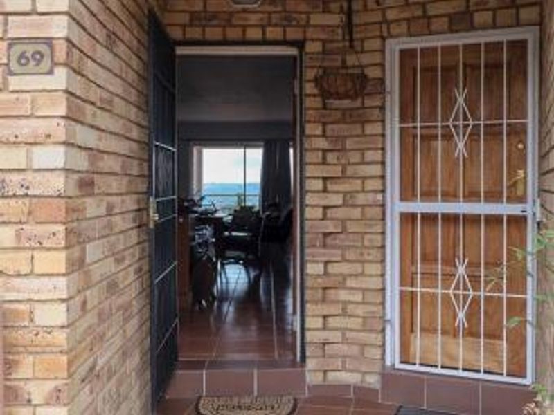 2 Bedroom Apartment For Sale In Windsor East - Photo 4