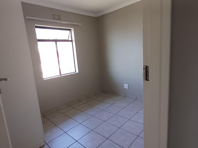 Stunning 2 bedroom apartment for sale in Sky City, Alberton - modern living in a vibrant community! - Photo 5