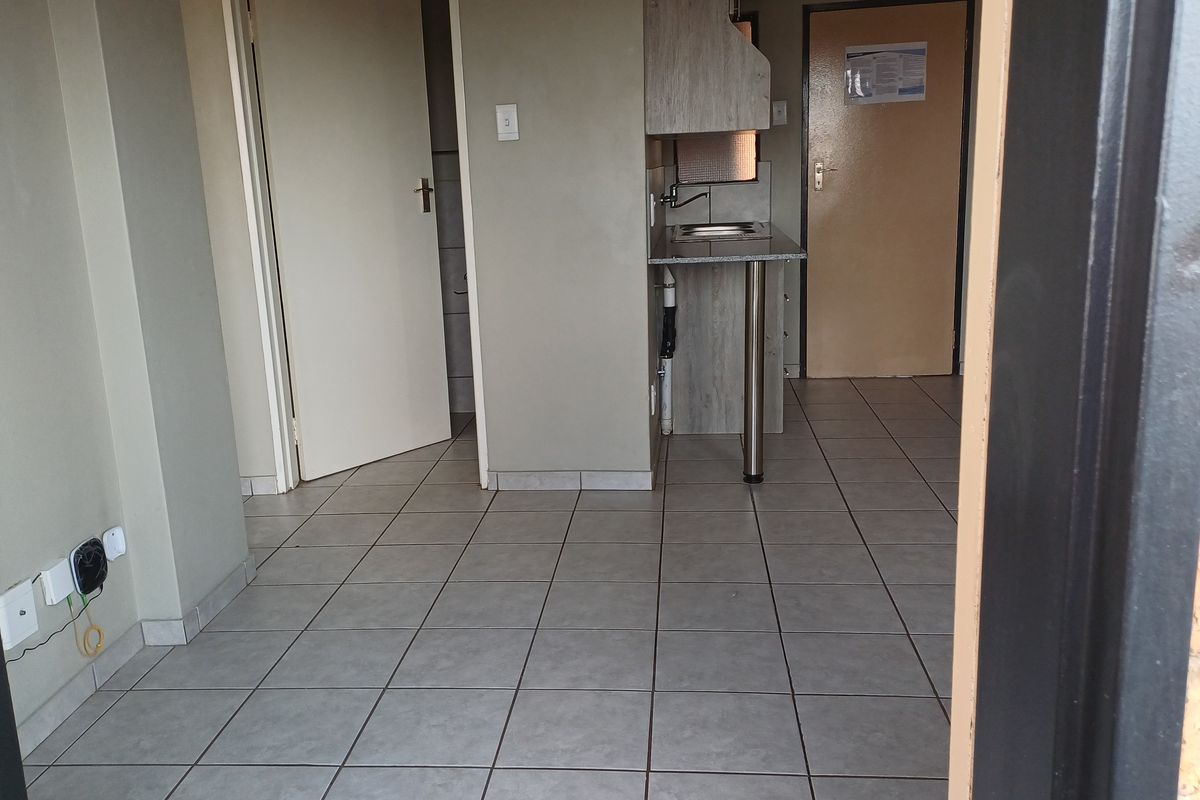 Stunning 2 bedroom apartment for sale in Sky City, Alberton - modern living in a vibrant community! - Photo 3