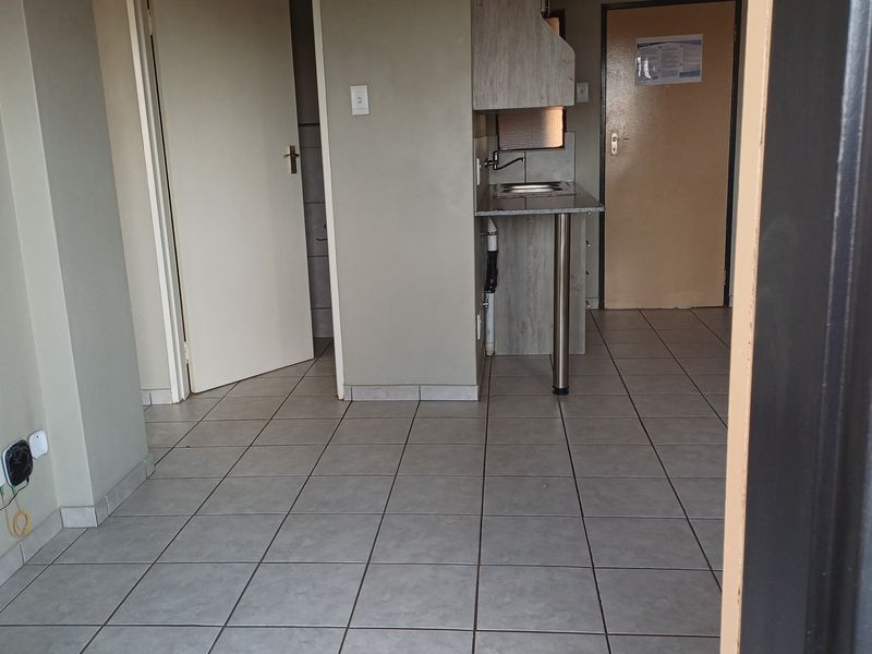 Stunning 2 bedroom apartment for sale in Sky City, Alberton - modern living in a vibrant community! - Photo 3