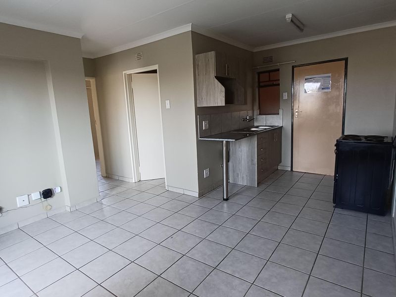 Stunning 2 bedroom apartment for sale in Sky City, Alberton - modern living in a vibrant community! - Photo 4