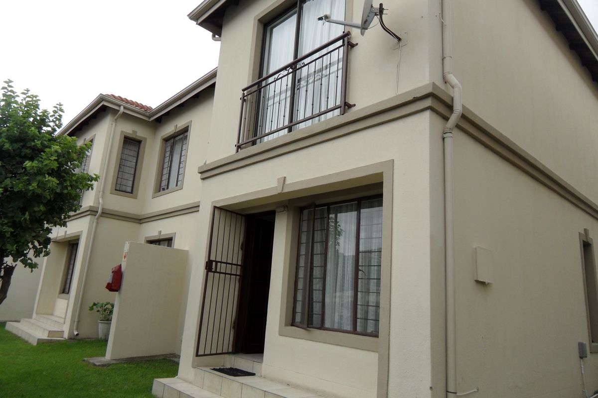 Duplex Townhouse For Sale - Photo 3