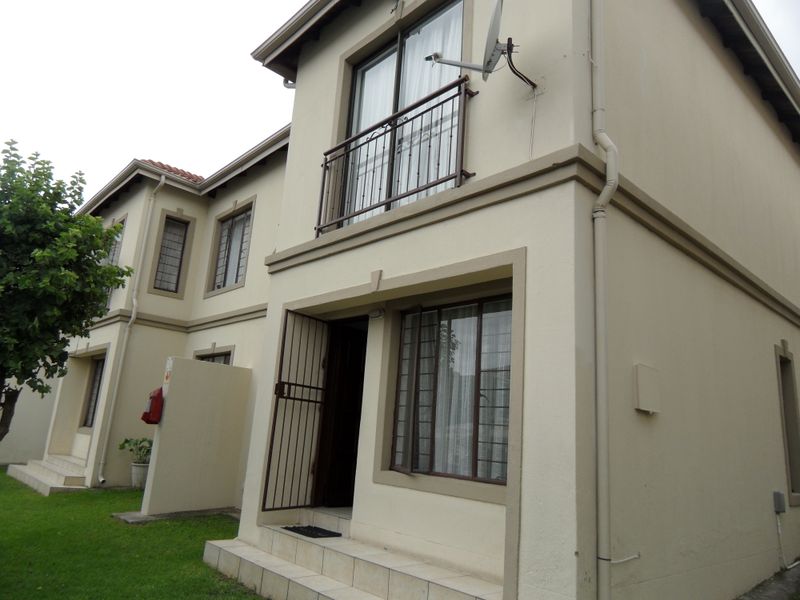Duplex Townhouse For Sale - Photo 3