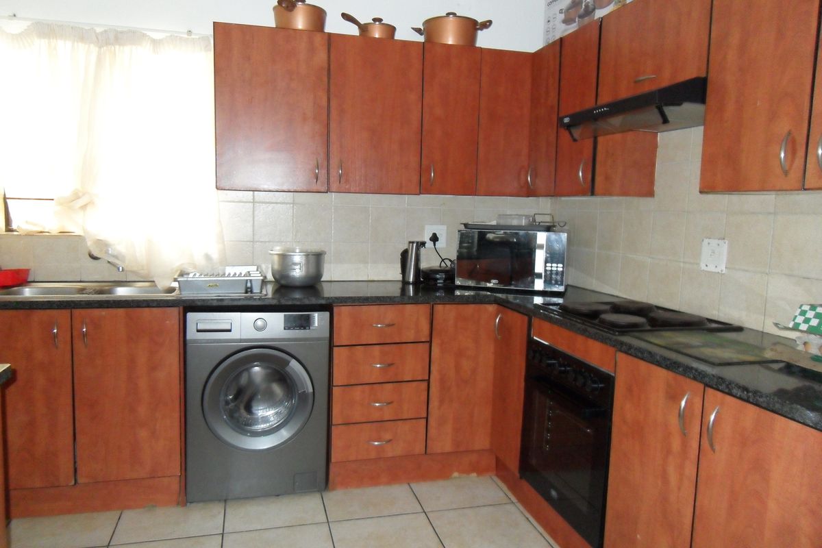 Duplex Townhouse For Sale - Photo 4