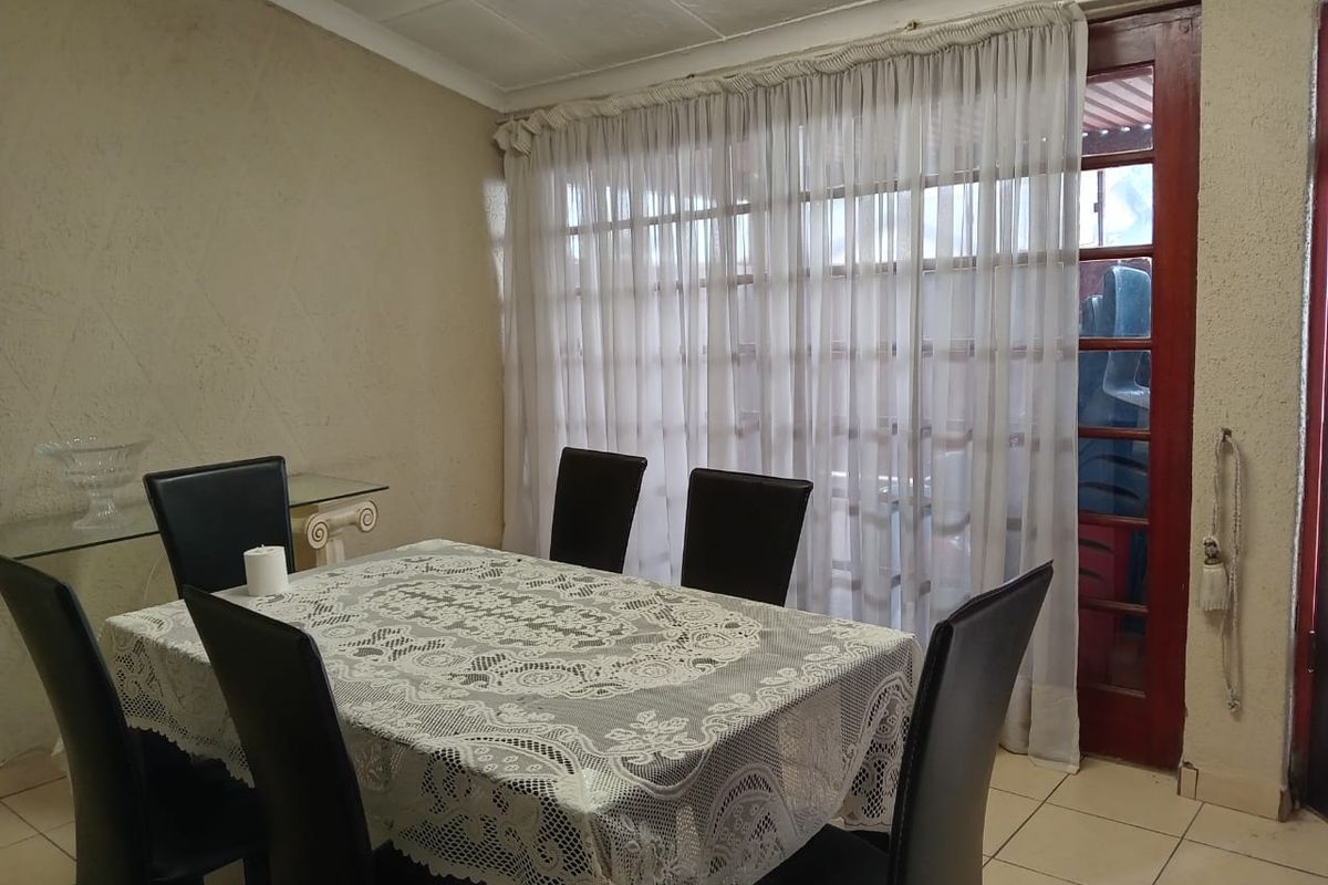 Molapo 2 Bedroom for house for sale - Photo 5