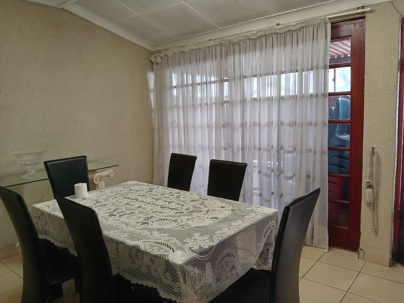 Molapo 2 Bedroom for house for sale - Photo 5