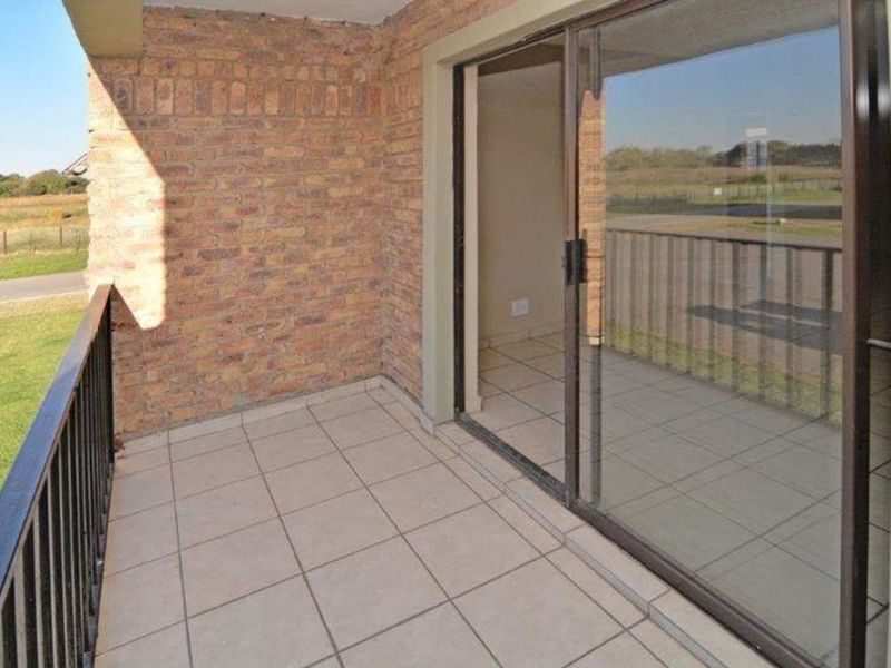 Eagle Heights  - R4400-R4700 FIRST MOTH 50% RENT OFF - Photo 3