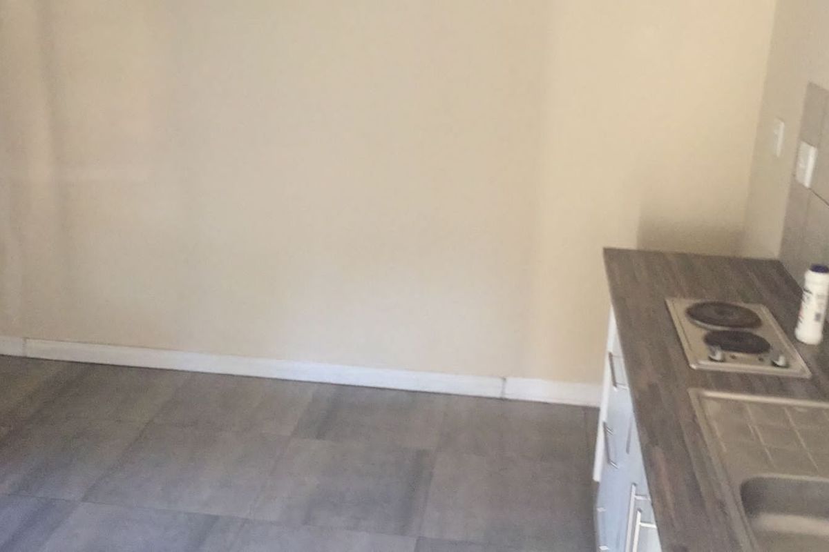 Bachelor Unit for Rent - Photo 3