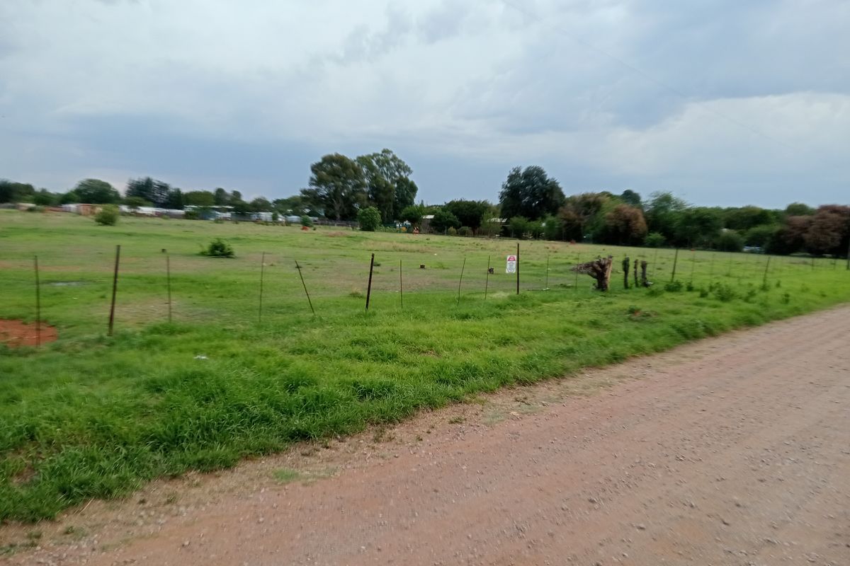 Prime 17131m2 vacant land for sale in Marabeth, Krugersdorp—perfect for your dream project! - Photo 5