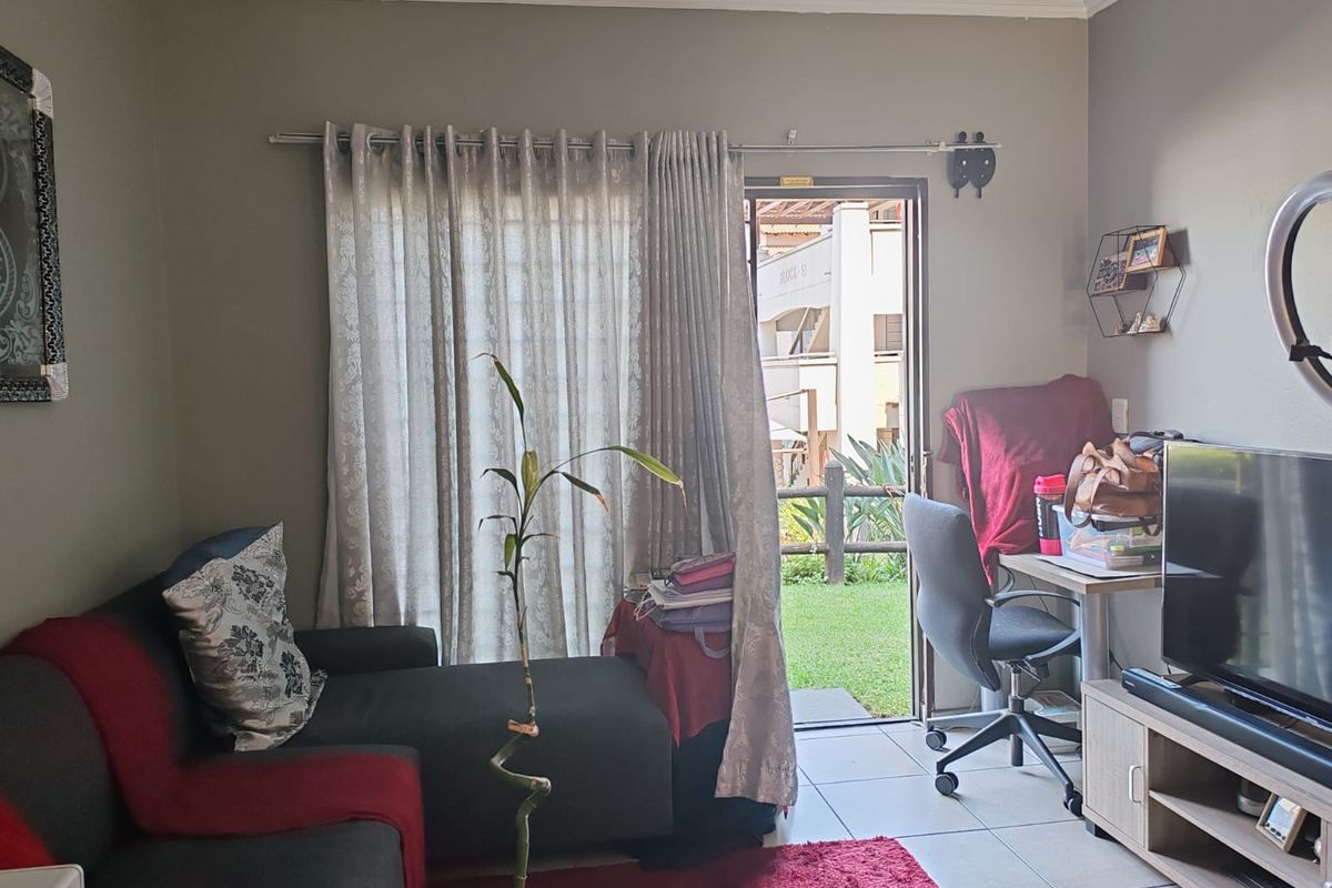 Charming 1-Bedroom Apartment for Sale in Sunninghill, Sandton - Photo 5
