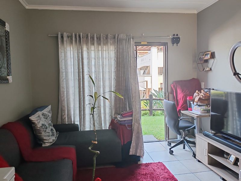 Charming 1-Bedroom Apartment for Sale in Sunninghill, Sandton - Photo 5