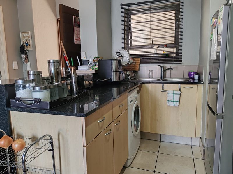 Charming 1-Bedroom Apartment for Sale in Sunninghill, Sandton - Photo 9