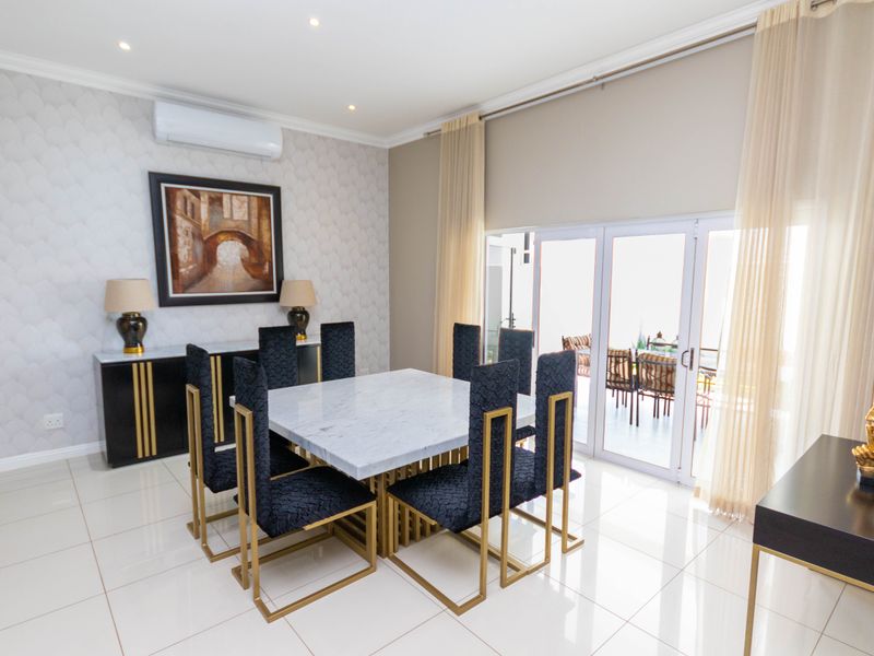 LARGE AND SPACIOUS FAMILY HOME SET IN THE SAFE AND SECURE HYDE PARK TERRACE ESTATE - Photo 7