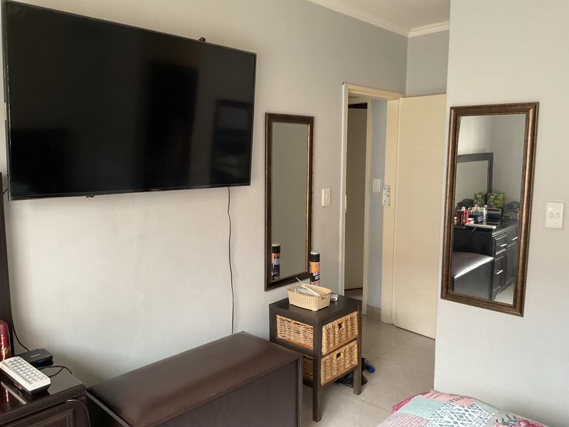 Spacious 3-Bedroom Home in Prime Location - Photo 5