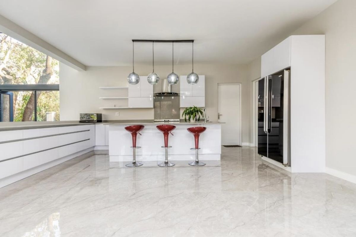 4 Bedroom House for Sale in Bryanston East, Sandton - Photo 5