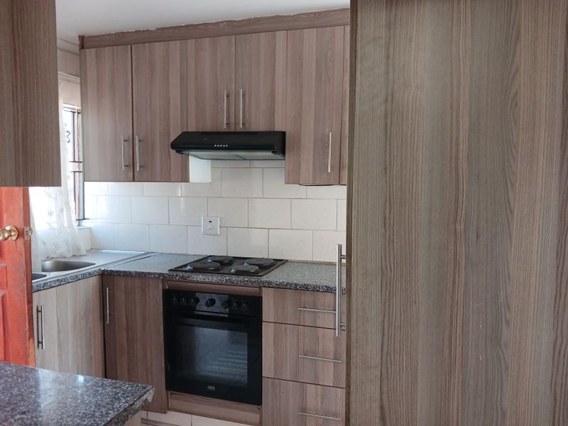 3 Bedroom House In Chiawelo, A Place You Can Call Home... - Photo 2