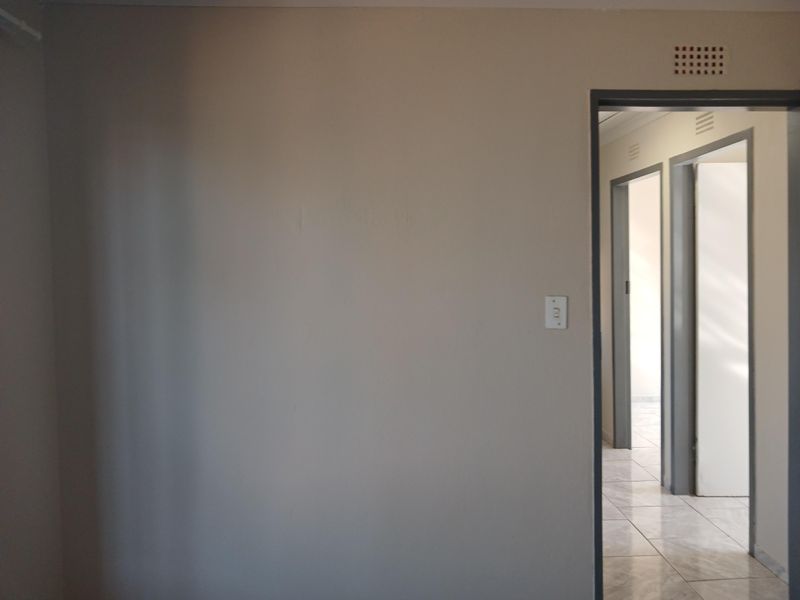 3 Bedroom House In Chiawelo, A Place You Can Call Home... - Photo 8