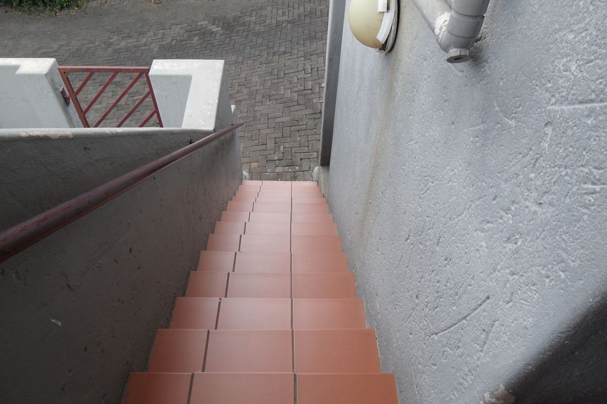 Townhouse For Sale - Photo 3