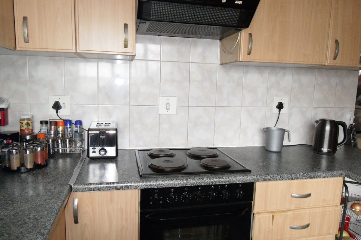 Townhouse For Sale - Photo 5