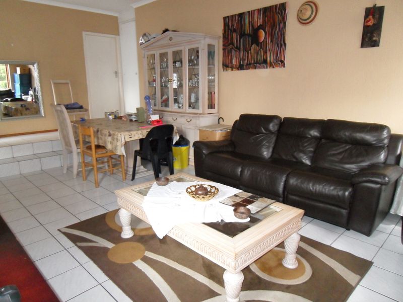 Townhouse For Sale - Photo 10