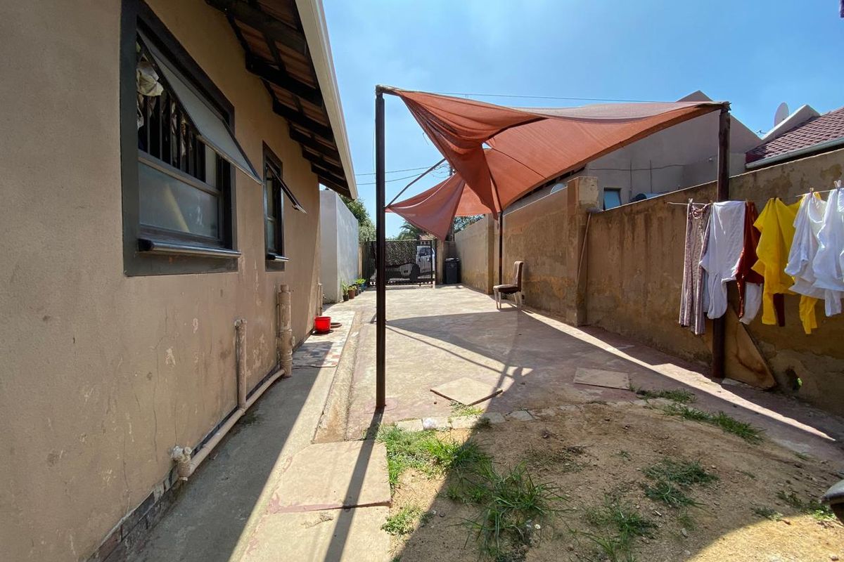 INVESTMENT OPPORTUNITY - LUXURY 8 BEDROOM HOUSE FOR SALE - Photo 2