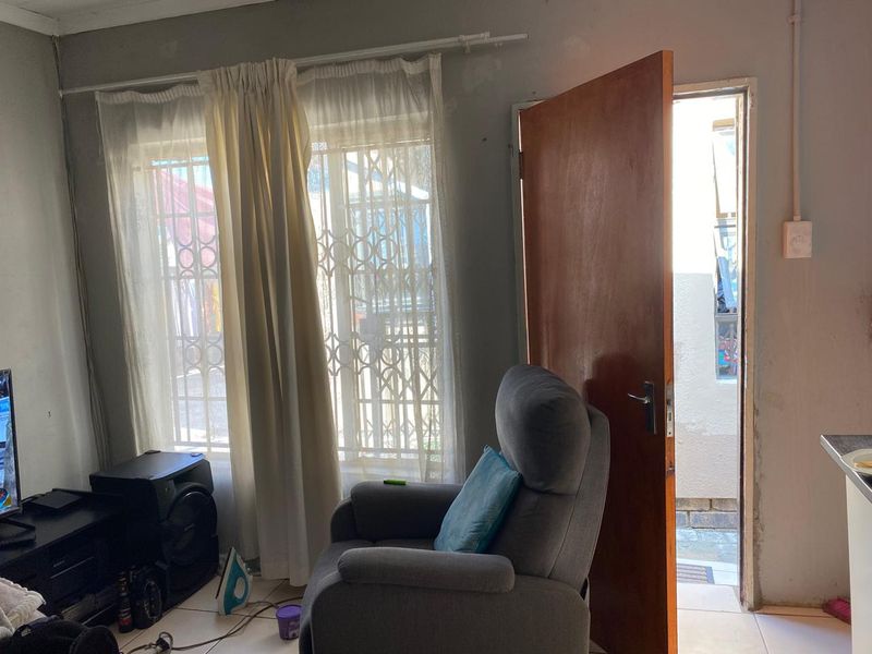 INVESTMENT OPPORTUNITY - LUXURY 8 BEDROOM HOUSE FOR SALE - Photo 7