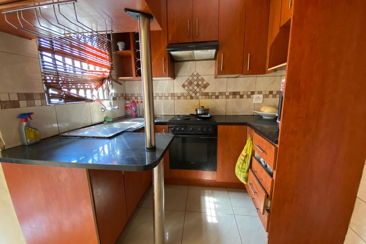 INVESTMENT OPPORTUNITY - LUXURY 8 BEDROOM HOUSE FOR SALE - Photo 3