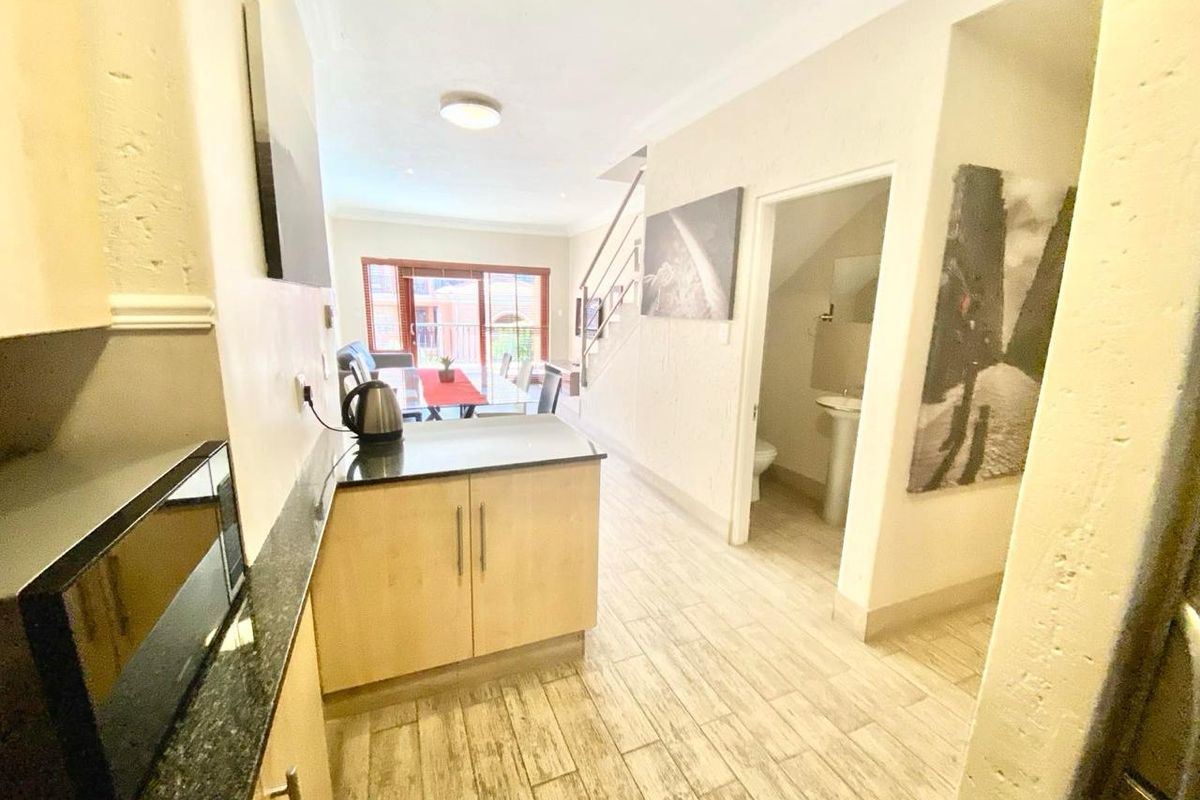 2 Bed  2.5 Bath Apartment to Let in Morningside - Photo 4