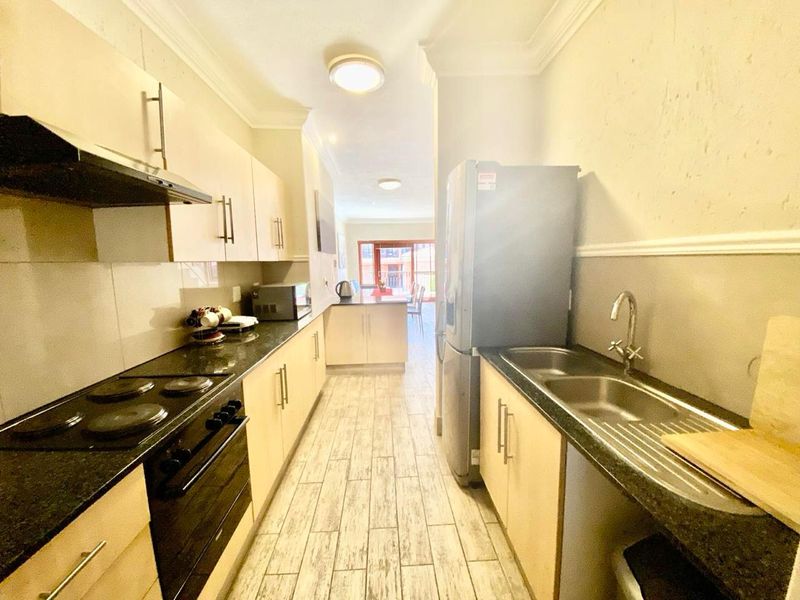 2 Bed  2.5 Bath Apartment to Let in Morningside - Photo 8