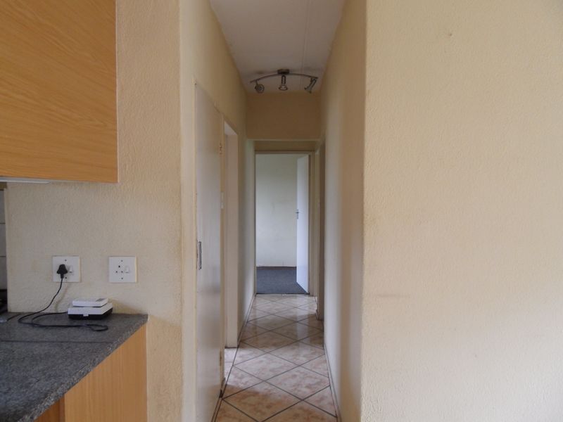 Townhouse For Sale - Photo 8