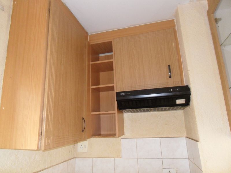 Townhouse For Sale - Photo 6