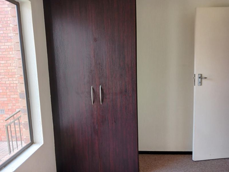 Stunning Ground Floor 2 Bed Apartment in Northworld... - Photo 10