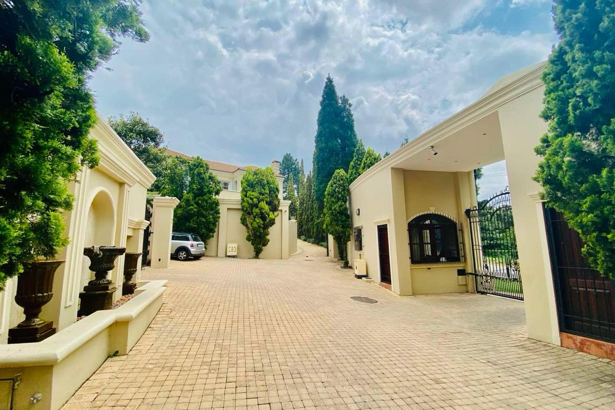 Sandhurst Sandton - Wealthy, Prestigious Suburb - Be the one to live the Luxury Lifestyle - Photo 3