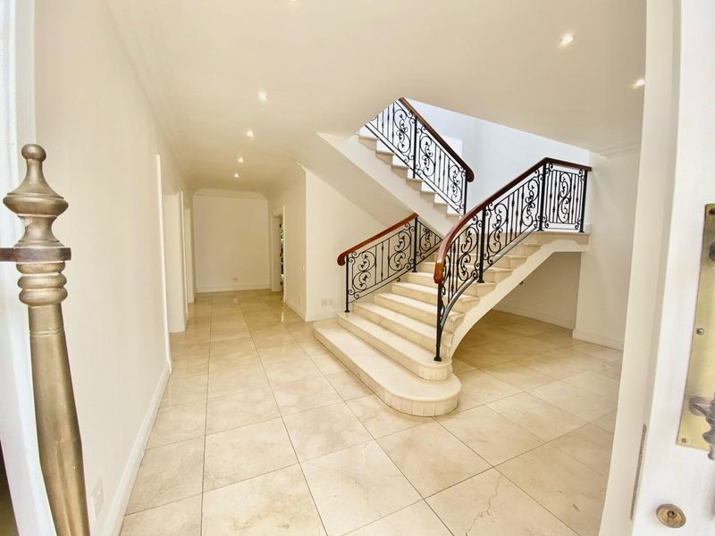 Sandhurst Sandton - Wealthy, Prestigious Suburb - Be the one to live the Luxury Lifestyle - Photo 4