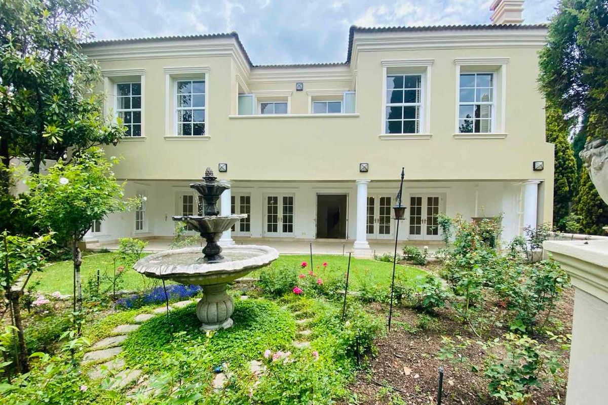 Sandhurst Sandton - Wealthy, Prestigious Suburb - Be the one to live the Luxury Lifestyle - Photo 2