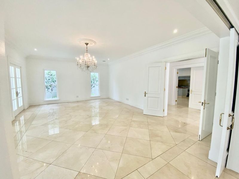 Sandhurst Sandton - Wealthy, Prestigious Suburb - Be the one to live the Luxury Lifestyle - Photo 5