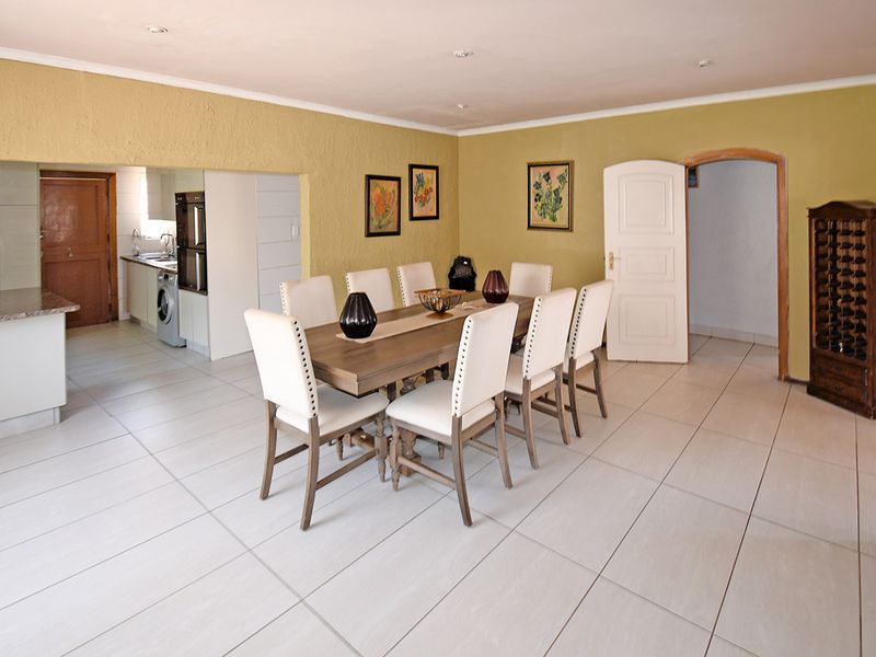 A FAMILY HOME WITH 3 WELL SIZED BEDROOMS FOR SALE IN CYRILDENE FOR R 1,750,000 - Photo 7