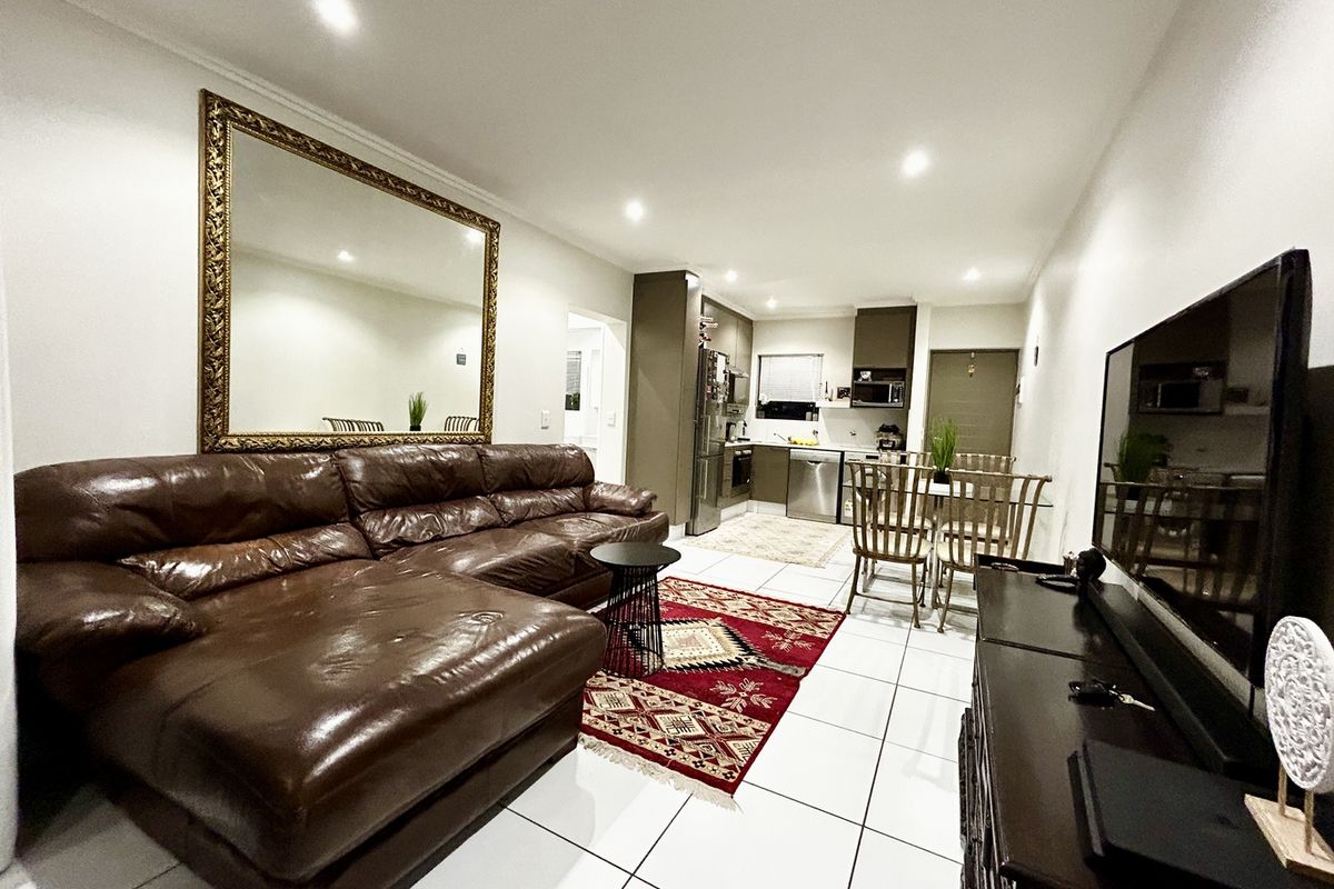 Chic, Sleek & Move-In Ready!! - Photo 4