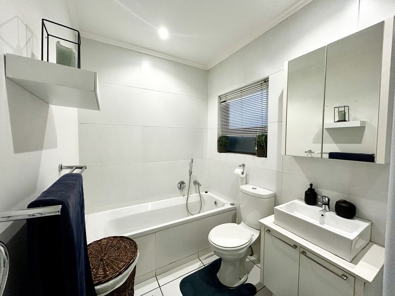 Chic, Sleek & Move-In Ready!! - Photo 7